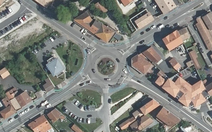 Vue aérienne du Rond-point anonyme n°313835101