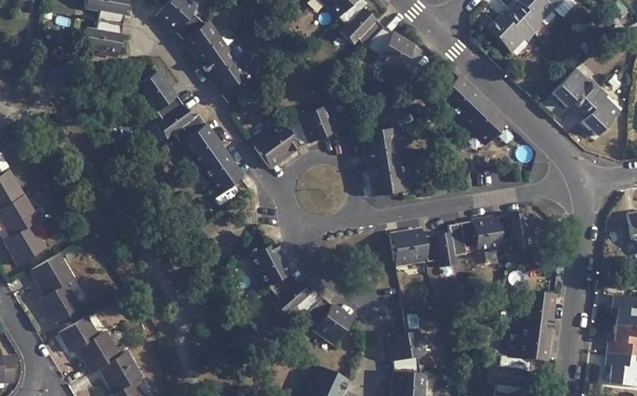 Vue aérienne du Rond-point anonyme n°314322352