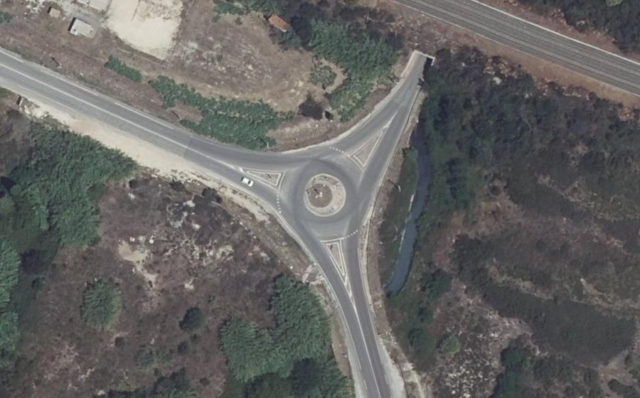 Vue aérienne du Rond-point anonyme n°31467931