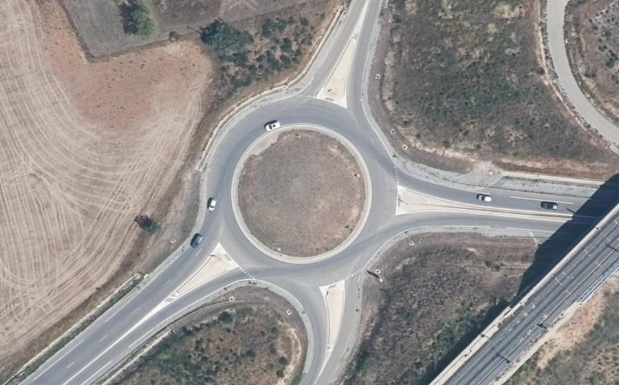 Vue aérienne du Rond-point anonyme n°314773167