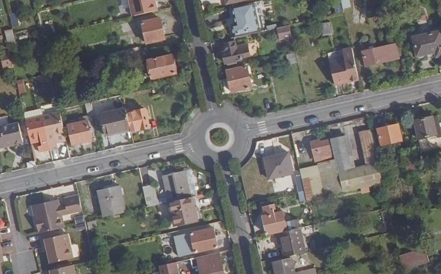 Vue aérienne du Rond-point anonyme n°31481001
