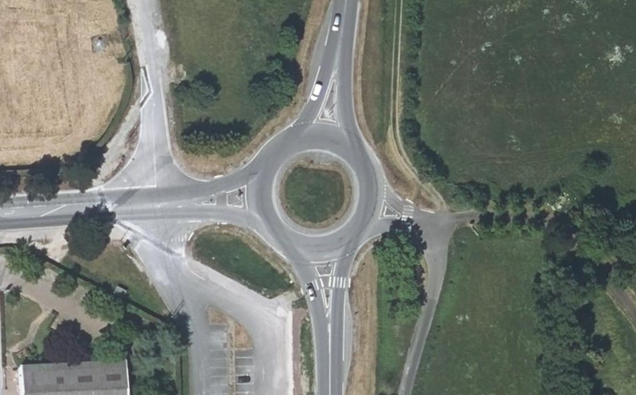 Vue aérienne du Rond-point anonyme n°315123238