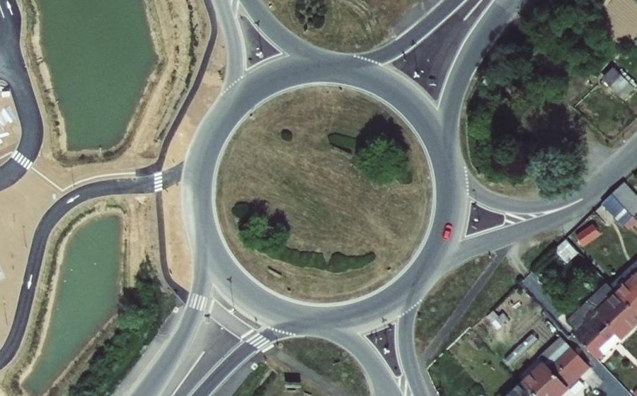 Vue aérienne du Rond-point anonyme n°315130301