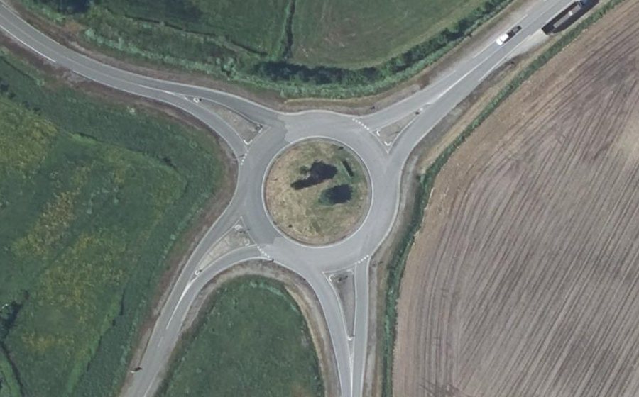 Vue aérienne du Rond-point anonyme n°31563472