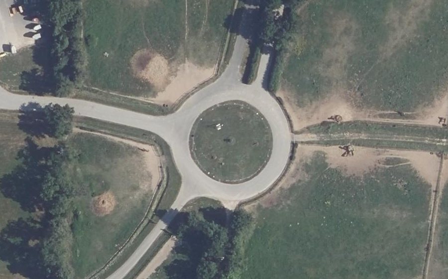 Vue aérienne du Rond-point anonyme n°315642001