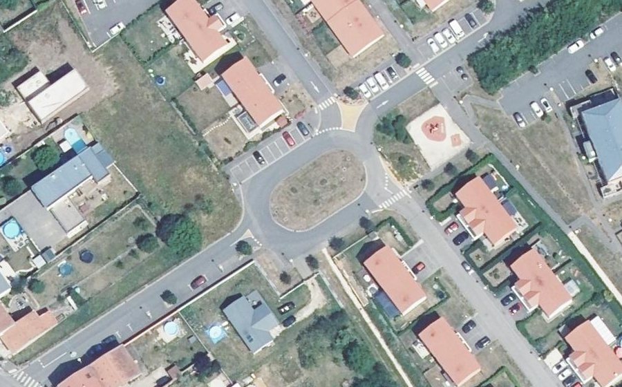Vue aérienne du Rond-point anonyme n°316083998