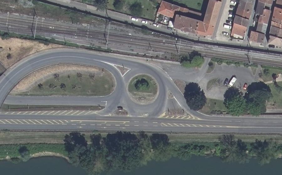 Vue aérienne du Rond-point anonyme n°31622522