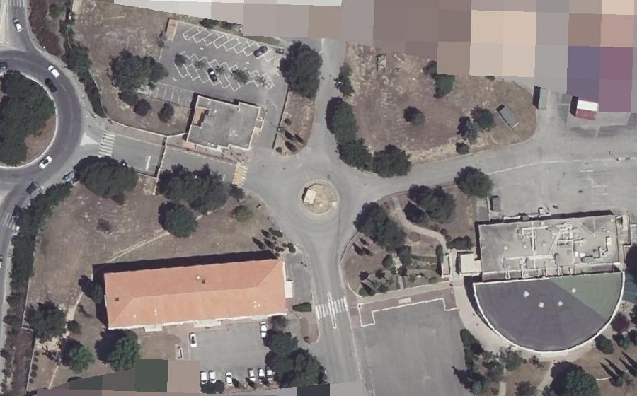 Vue aérienne du Rond-point anonyme n°316269594