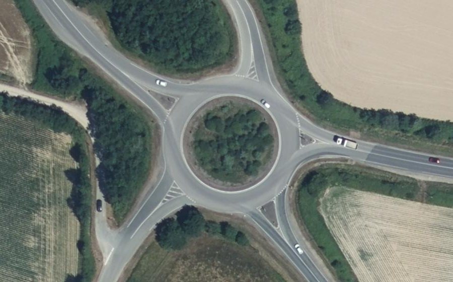Vue aérienne du Rond-point anonyme n°31632300