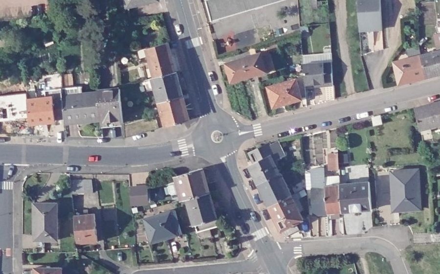 Vue aérienne du Rond-point anonyme n°316367200