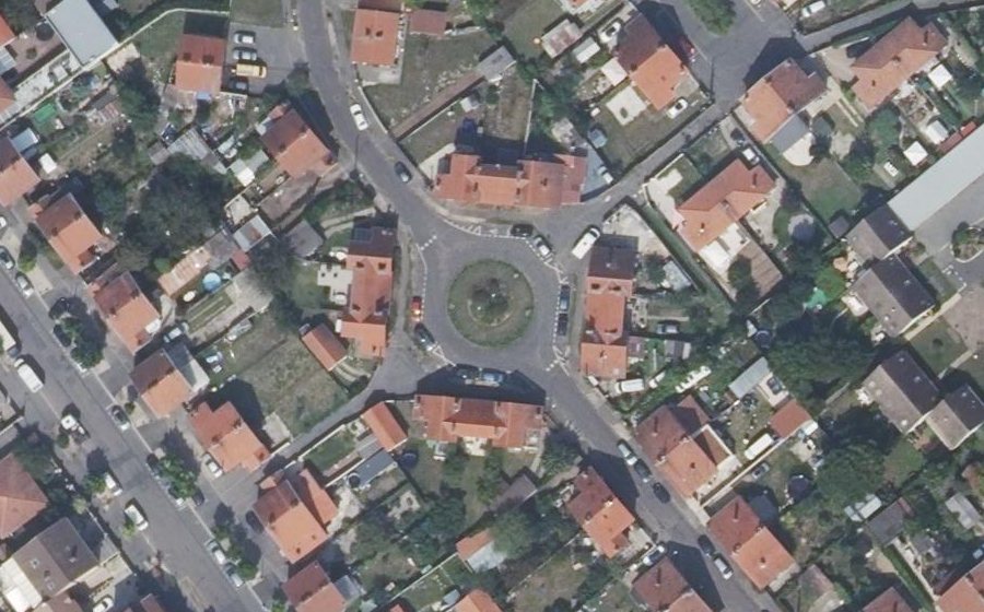 Vue aérienne du Rond-point anonyme n°316587875
