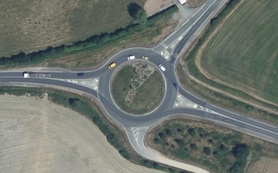 Vue aérienne du Rond-point anonyme n°31678272