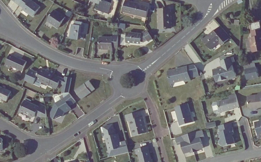 Vue aérienne du Rond-point anonyme n°317076997