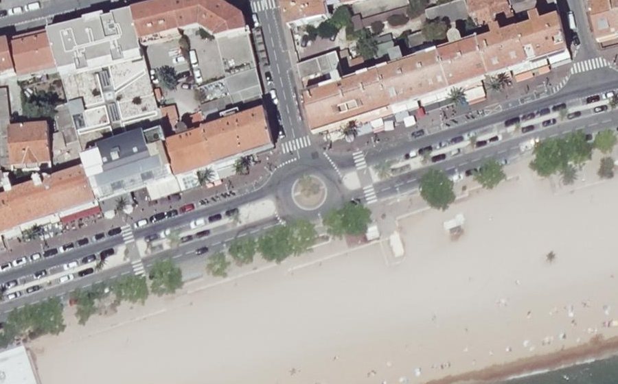 Vue aérienne du Rond-point anonyme n°31723918