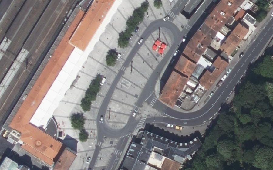Vue aérienne du Rond-point anonyme n°31741550