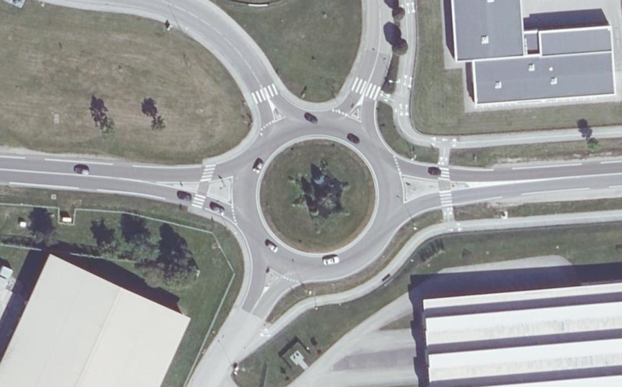 Vue aérienne du Rond-point anonyme n°31762366