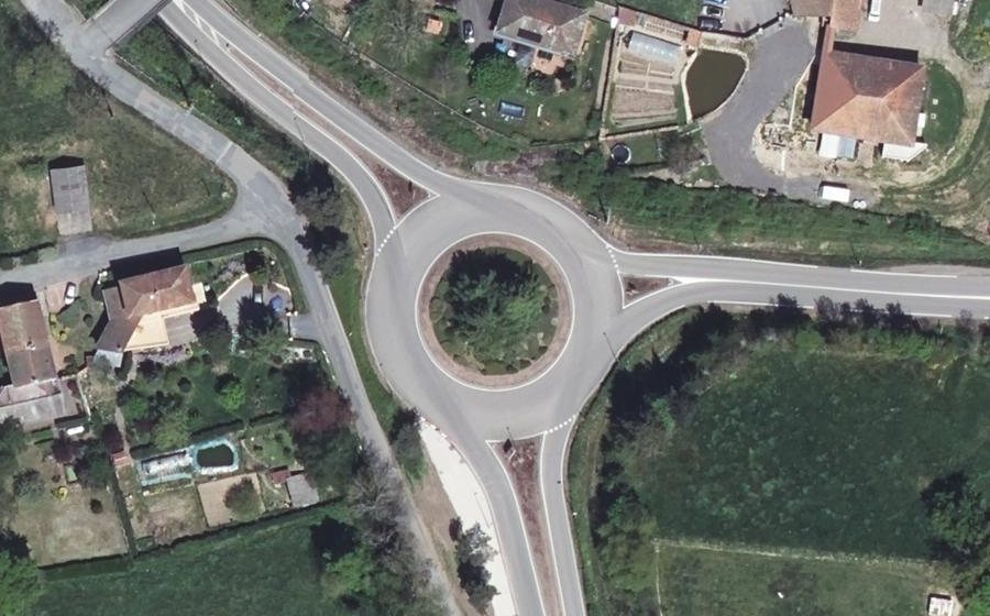 Vue aérienne du Rond-point anonyme n°31765865