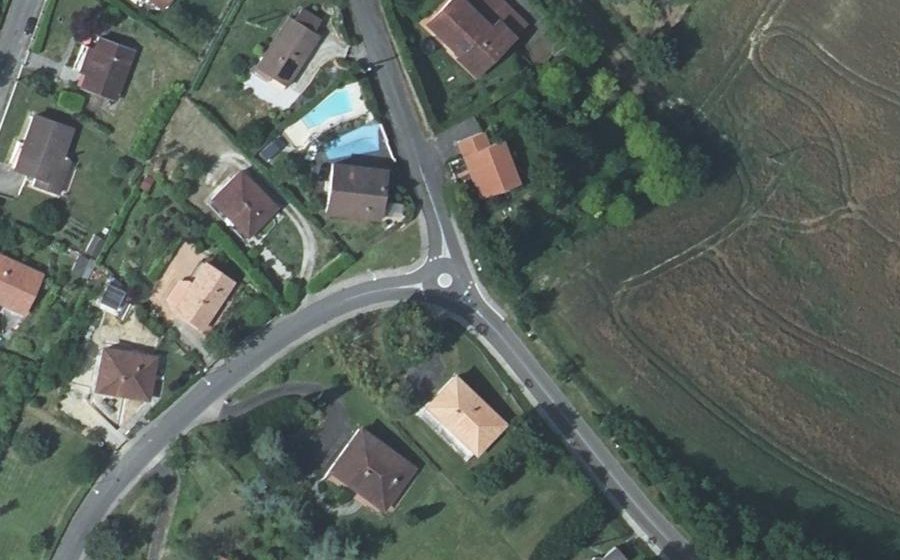 Vue aérienne du Rond-point anonyme n°317700195