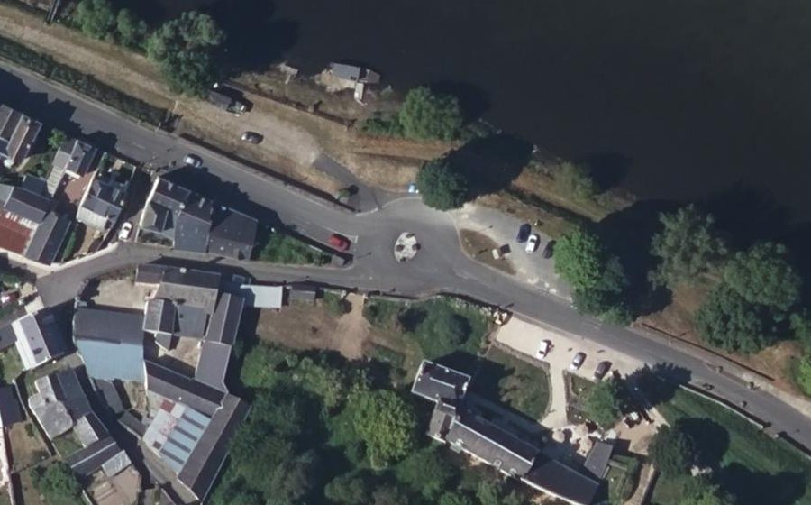 Vue aérienne du Rond-point anonyme n°317802891