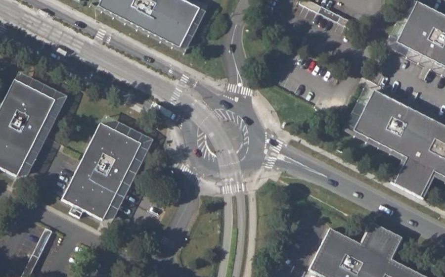 Vue aérienne du Rond-point anonyme n°317974223