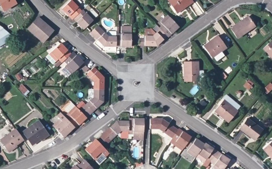 Vue aérienne du Place du Premier Mai