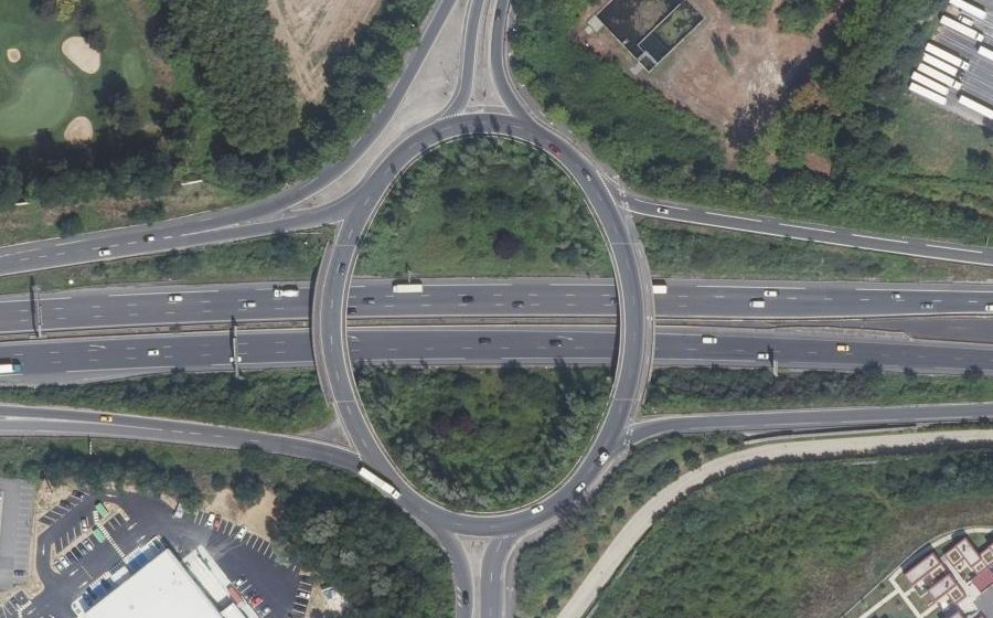 Vue aérienne du Rond-point anonyme n°31823723