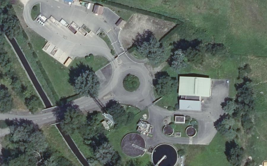 Vue aérienne du Rond-point anonyme n°318946661