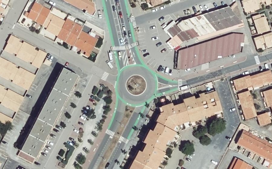 Vue aérienne du Rond-point anonyme n°31967166