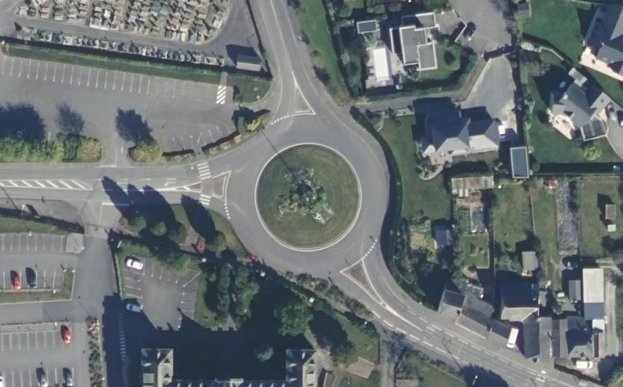Vue aérienne du Rond-point anonyme n°31978092