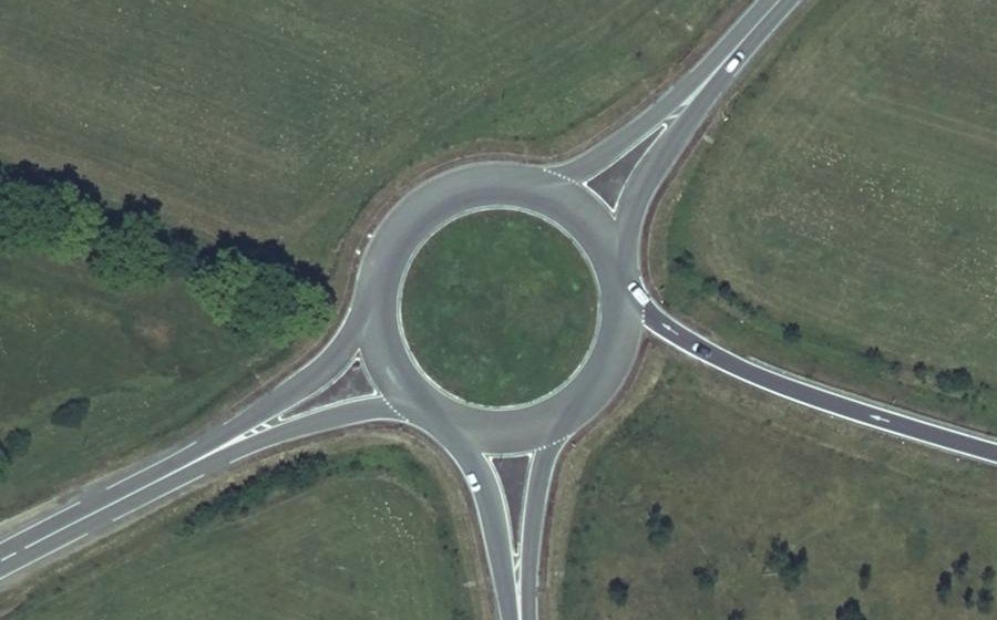 Vue aérienne du Rond-point anonyme n°31987999