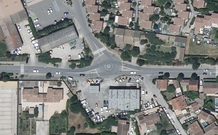 Vue aérienne du Rond-point anonyme n°320200819