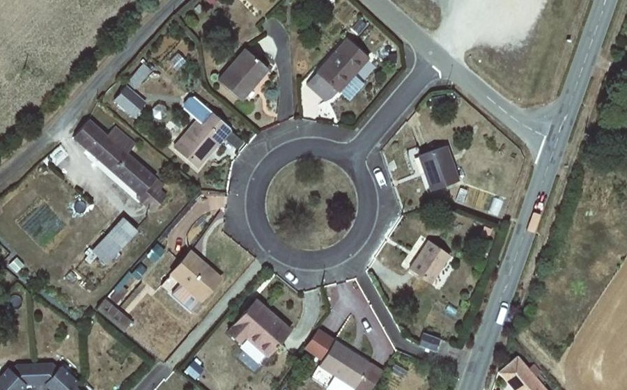 Vue aérienne du Rond-point anonyme n°320319990
