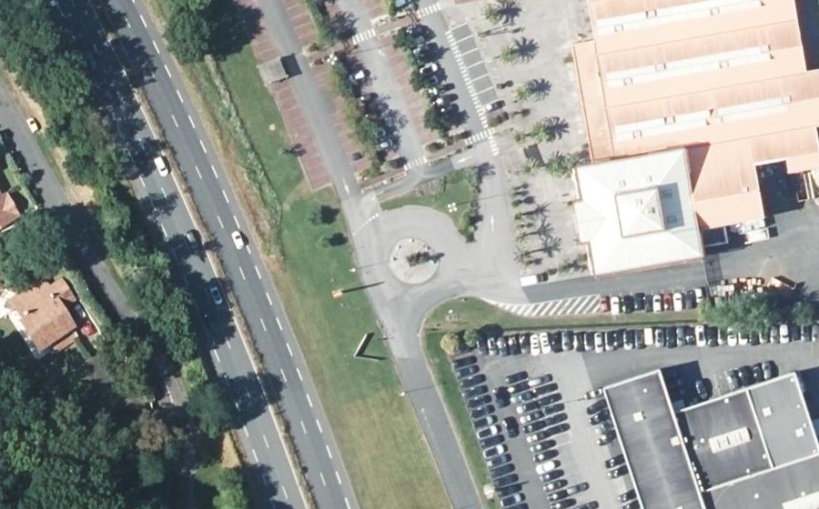 Vue aérienne du Rond-point anonyme n°320505004