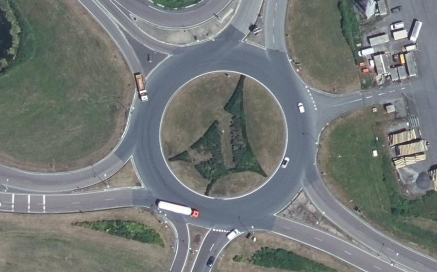 Vue aérienne du Rond-point anonyme n°32066779
