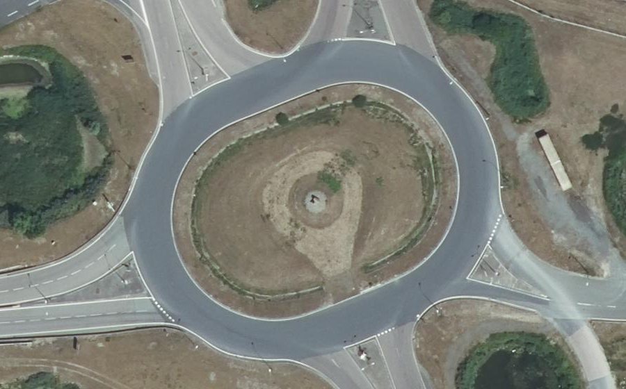 Vue aérienne du Rond-point anonyme n°32067288