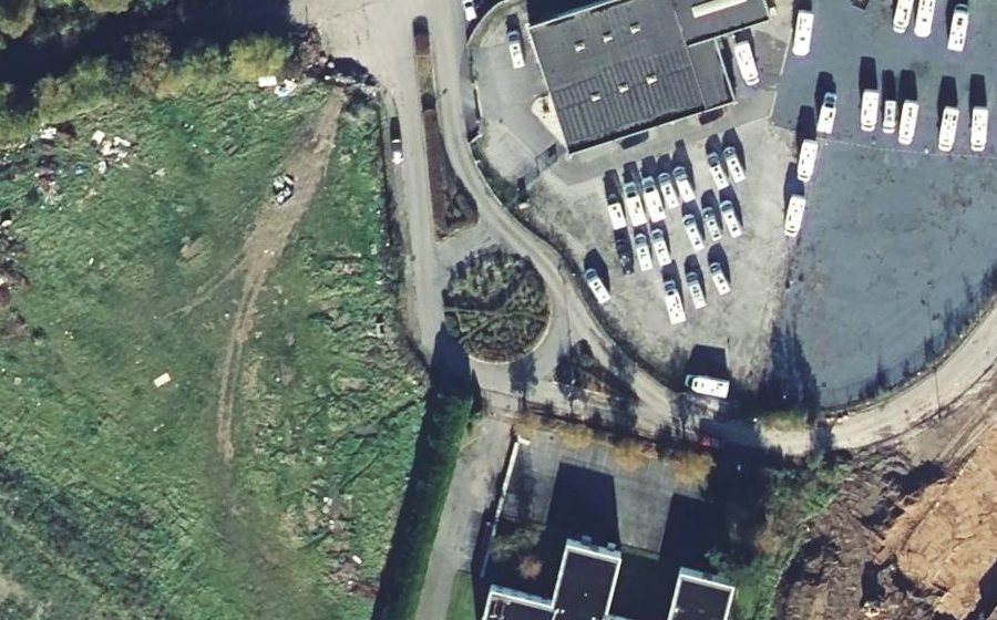 Vue aérienne du Rond-point anonyme n°320674195