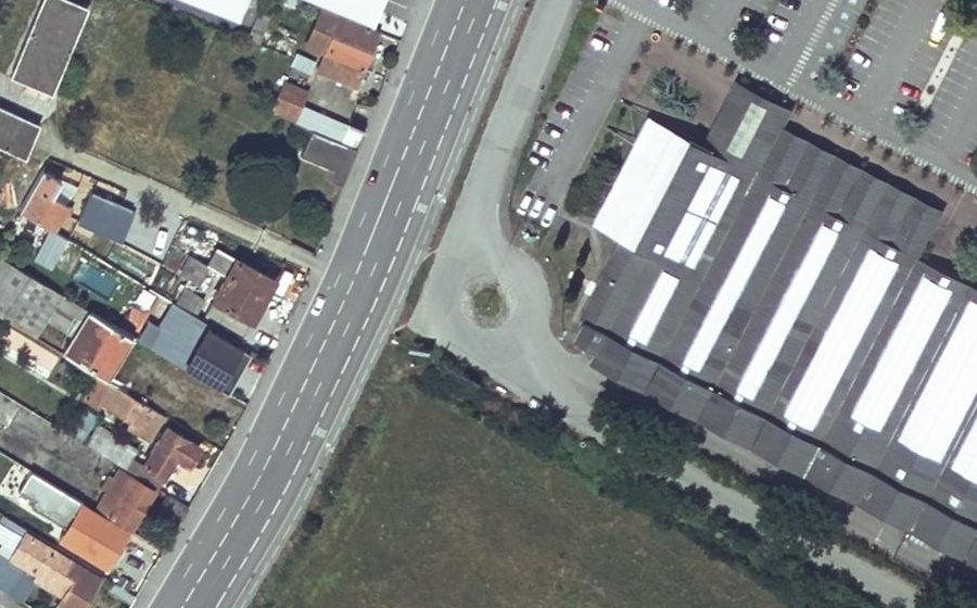 Vue aérienne du Rond-point anonyme n°32073671