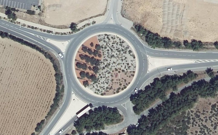 Vue aérienne du Rond-point anonyme n°32074691
