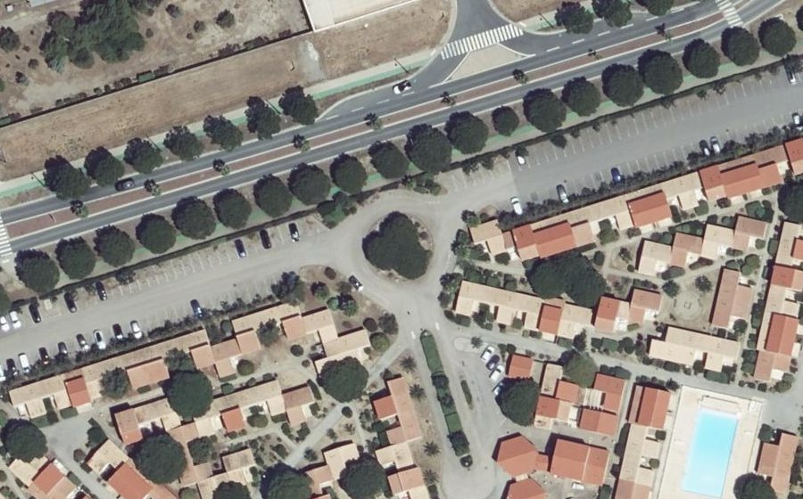 Vue aérienne du Rond-point anonyme n°32104667