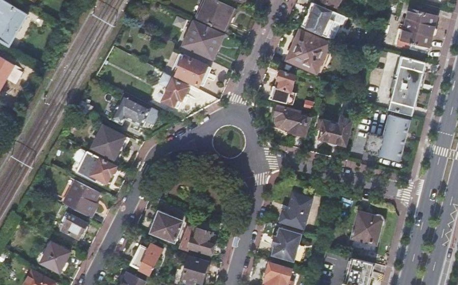 Vue aérienne du Rond-point anonyme n°32132929