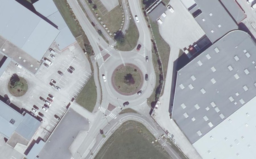 Vue aérienne du Rond-point anonyme n°32203801