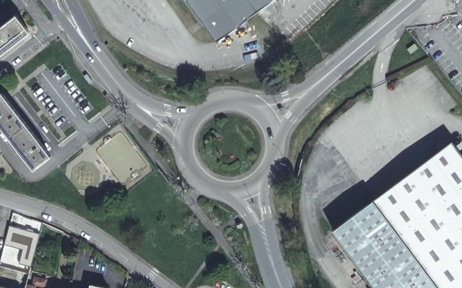 Vue aérienne du Rond-point anonyme n°32234064