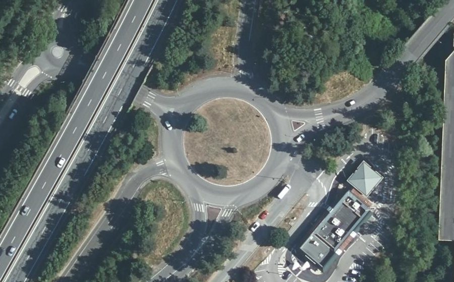 Vue aérienne du Rond-point anonyme n°32234101