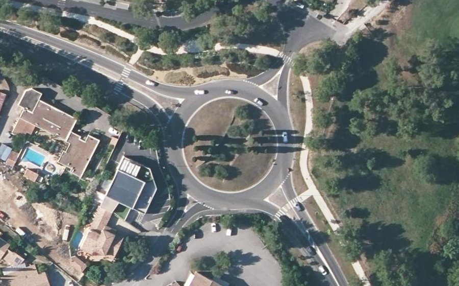 Vue aérienne du Rond-point anonyme n°32234669