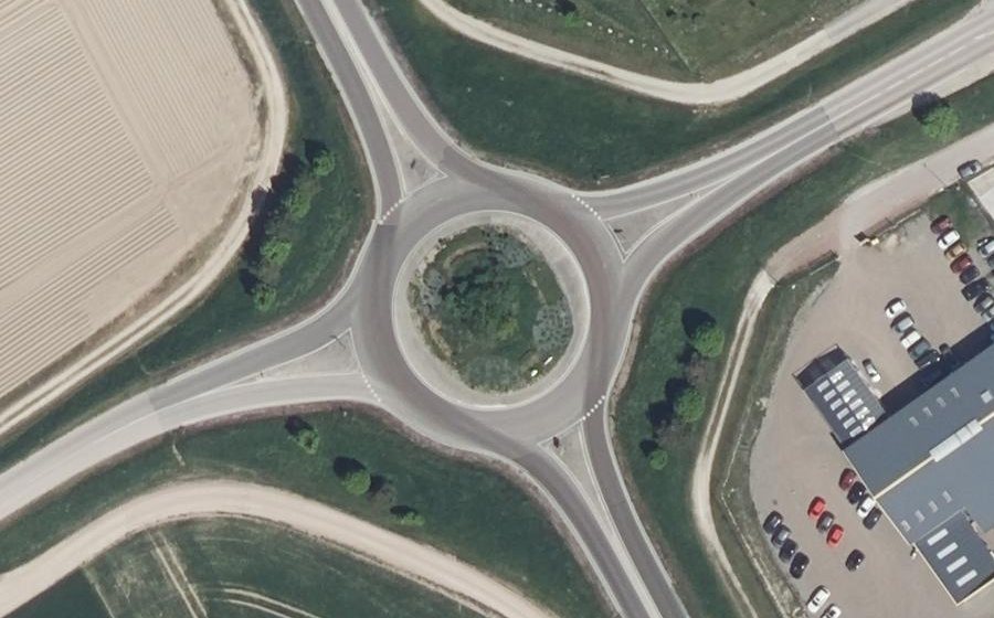 Vue aérienne du Rond-point anonyme n°32234787