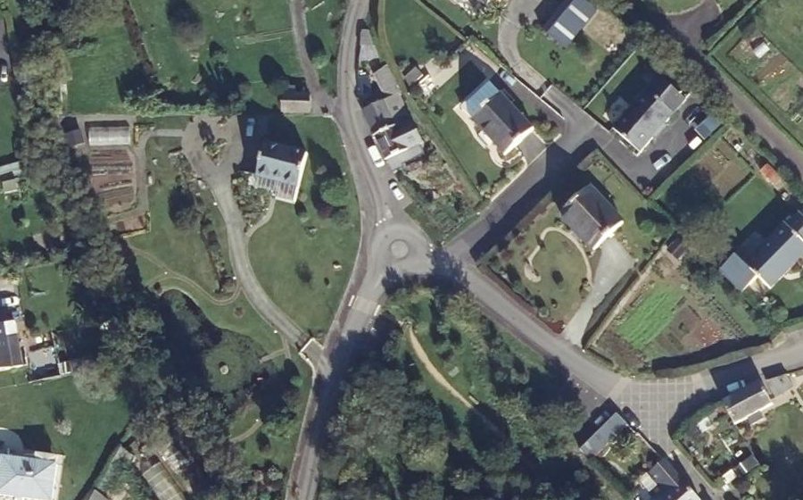 Vue aérienne du Rond-point anonyme n°32428428