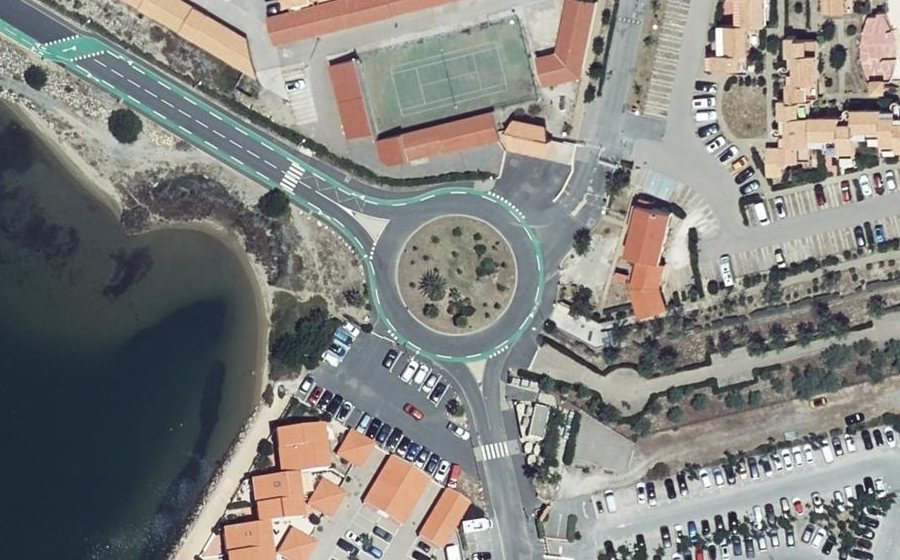 Vue aérienne du Rond-point anonyme n°32486790