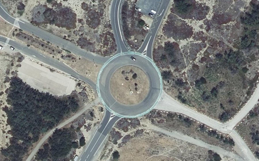 Vue aérienne du Rond-point anonyme n°32486853