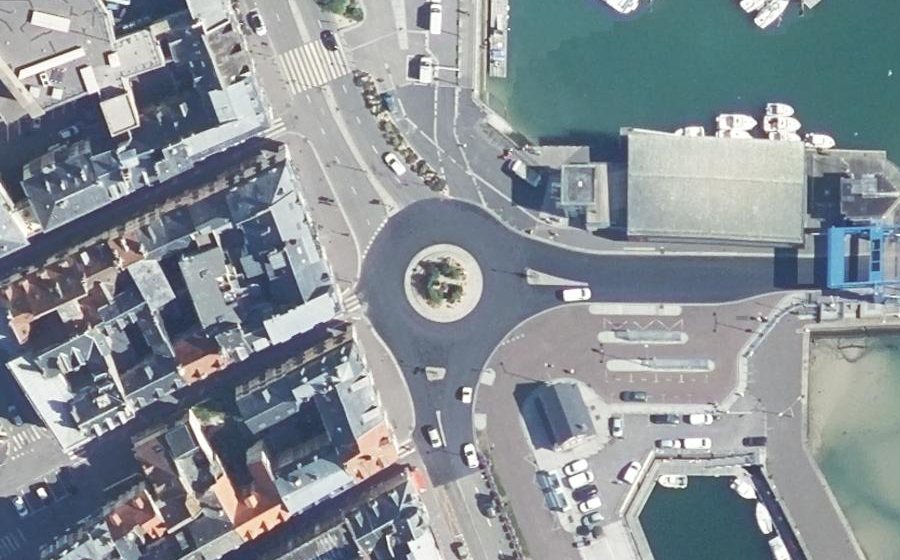 Vue aérienne du Rond-point anonyme n°32525843