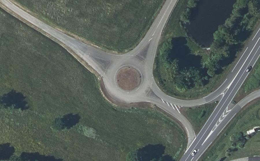 Vue aérienne du Rond-point anonyme n°32566590